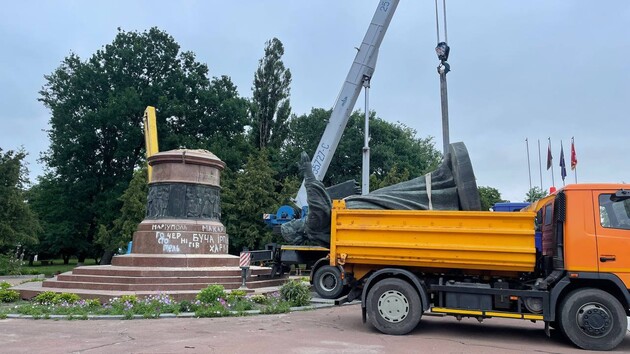 Больше никакого воссоединения Украины и России – в Переяславе снесли известный монумент. ФОТО, ВИДЕО