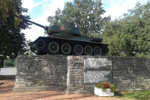Эстонское правительство приняло историческое решение: советских памятников в общественных местах больше не будет