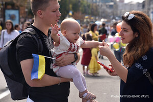 Более 90% украинцев гордятся своим гражданством – опрос