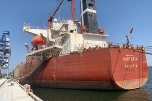 Сегодня из украинских портов вышли сразу шесть судов с зерном