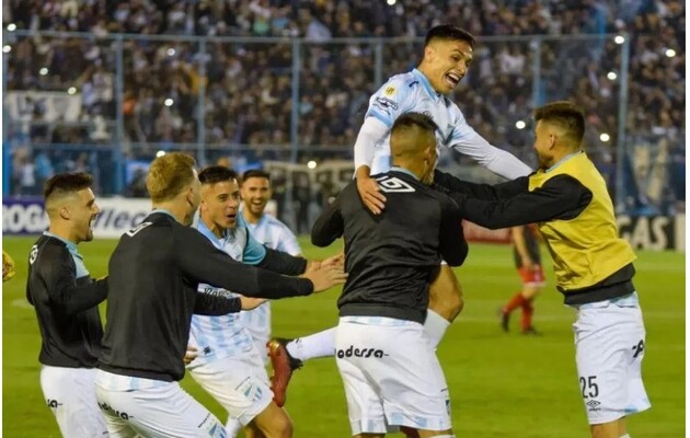 В Аргентине забили фантастический гол со своей половины поля