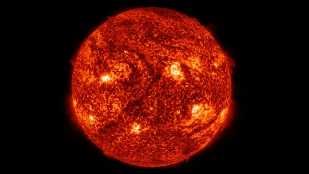 В аппарат ESA врезался мощный поток солнечной плазмы