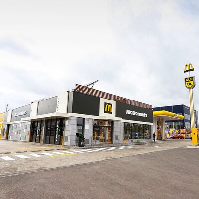 McDonald's hat die vollwertige Arbeit in 10 Einrichtungen in Kiew wieder aufgenommen