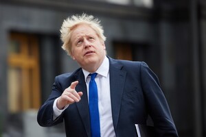 The Telegraph: Джонсон хочет пойти по стопам Черчилля и стать премьером Британии после отставки, но как он это сделает?