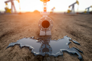 Нафтові прибутки РФ досягли мінімуму з початку вторгнення – Bloomberg