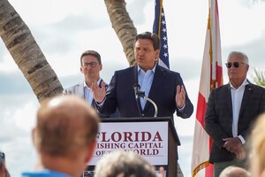 Власти Флориды хотят изменить закон, чтобы помочь ДеСантису баллотироваться в президенты