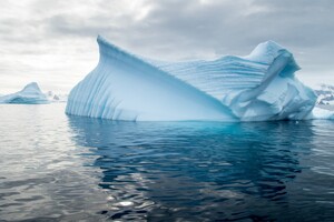 Ученые нашли в воздухе, воде и льду Антарктиды опасные волокнистые соединения