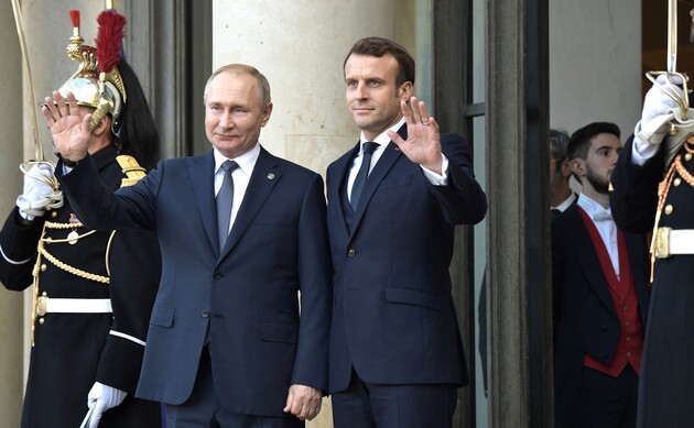  Putin muss zur Rechenschaft gezogen werden – Macron“ data-eio=