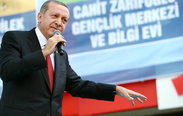 Ердоган відкидає політичну складову у рішенні суду щодо ув'язнення мера Стамбула