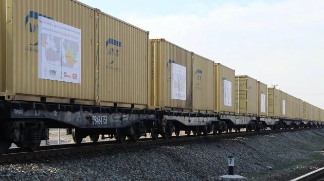 Узбекистан отправил первый товарный поезд в Европу в обход России