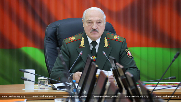 Лукашенко заявил, что на всякий случай готовится к войне