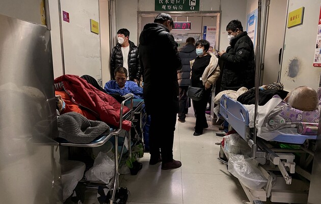 Британские аналитики считают, что в Китае ежедневно от коронавируса умирают 9000 человек