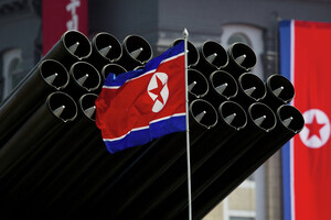 Северная Корея в очередной раз запустила баллистическую ракету в сторону Японского моря 