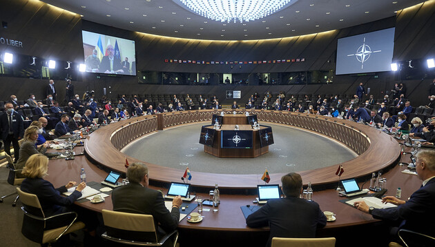 Начальники НАТО обговорять нову підтримку Україні