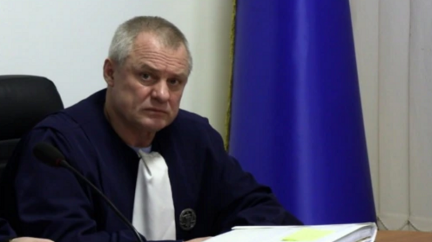 «Схемы» об украинском судье: посещал оккупированный Крым, не декларируюет квартиры в Севастополе и Москве