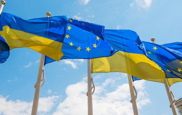 Еврокомиссия выплатила Украине первый транш из пакета помощи на 18 млрд евро