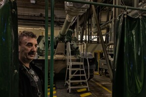Польский военный завод работает в три смены, чтобы ремонтировать технику ВСУ
