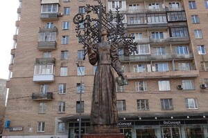 В России предлагают признать Лесю Украинку иноагентшей, а памятники ей заменить на Кадырова и Пригожина