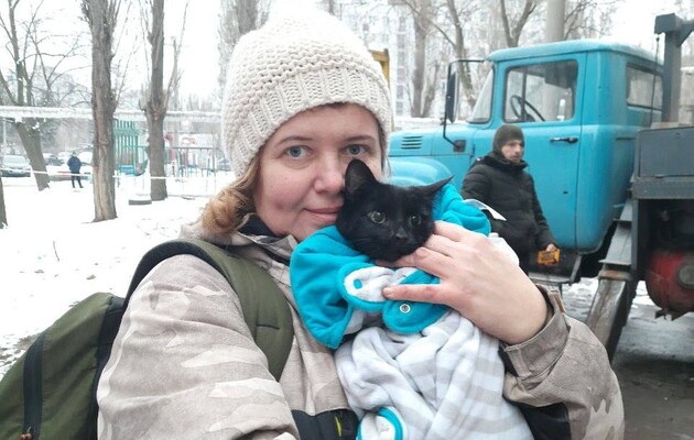 Бася ждала более двух недель: из разрушенного российской ракетой дома в Днепре спасли кошку