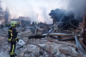 Взрыв на бывшем заводе в Киеве: количество погибших снова выросло