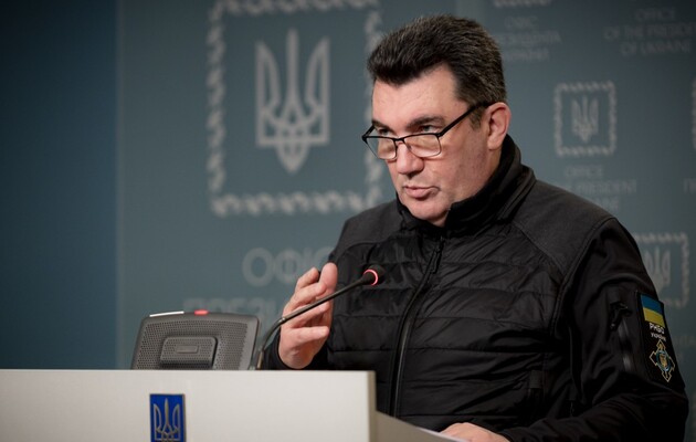 Данилов допустил, что РФ попробует перекрыть пути снабжения Украины оружием