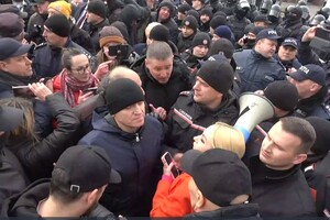 Пророссийские партии снова организовали митинг в Молдове: протестующие хотели прорваться к правительству