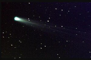 Будет сиять ярче звезд: ученые нашли новую комету, которая летит к Земле