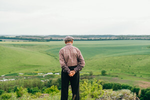 Пенсионеры в сельской местности: могут ли они получить доплаты и льготы