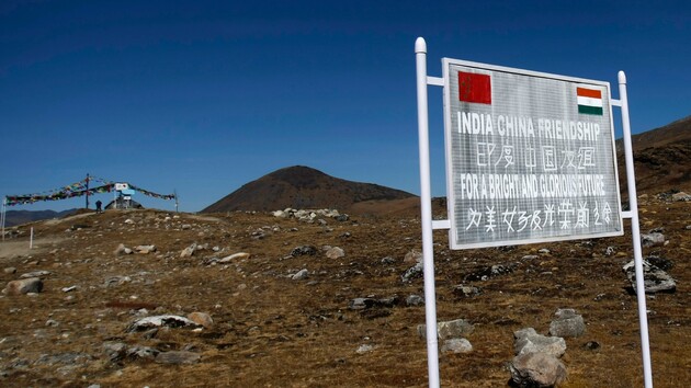 В Индии заявили о нестабильной и опасной ситуации на границе с Китаем