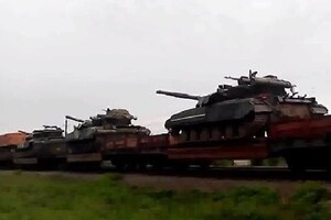 Поезд с танками Т-54 времен СССР перебросили на запад России – Conflict Intelligence Team
