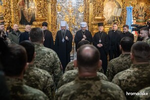 У Києві випустили першу групу військових капеланів