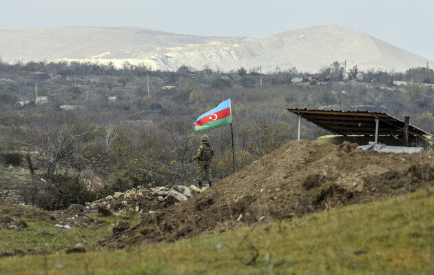 В результате столкновений в Нагорном Карабахе погибли солдаты Армении и Азербайджана