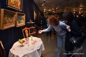 История в стекле: В музее истории Киева открылась выставка, посвященная украинскому быту