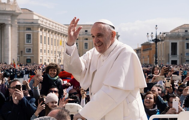 Папа Франциск встретился с украинскими беженцами в Будапеште