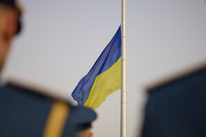 Немецкий суд разрешил украинские флаги у мемориалов 8 и 9 мая