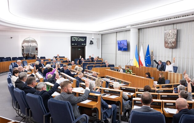 Сенат Польши призвал членов НАТО принять Украину в Альянс по упрощенной процедуре