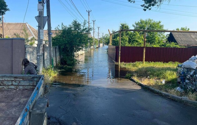 В Херсонской ОВА рассказали, какие населенные пункты затопило на левом берегу из-за подрыва Каховской ГЭС