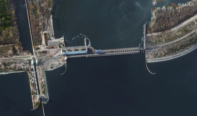 Bloomberg: Уничтожение Каховской ГЭС — это очередное военное преступление России