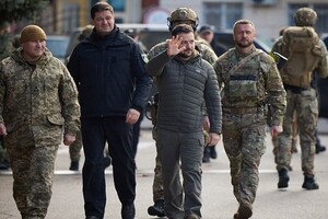 Половина украинцев переоценила Зеленского как верховного главнокомандующего после полномасштабного вторжения