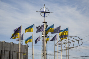 Politico: Безопасность Украины без членства в НАТО можно обеспечить тремя способами
