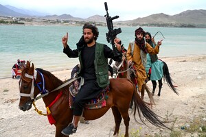 Талибан приказал закрыть все салоны красоты в Афганистане