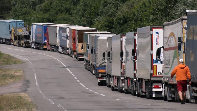 На украинско-польской границе образовались очереди из грузовиков