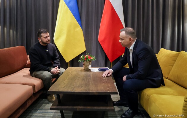 Не дадим политическим мгновениям испортить отношения между украинским и польским народами, — Зеленский