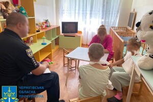 Жителю Черниговской области сообщили о подозрении: удерживал и подвергал пыткам женщину и двоих детей