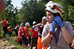 Под Киевом прошли масштабные учения волонтеров из отрядов быстрого реагирования
