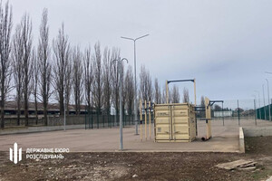 В Одессе ГБР разоблачило хищение средств, предусмотренных на строительство футбольного поля в военном городке
