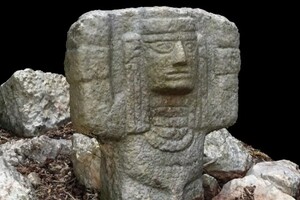 Археологи нашли в городе майя скульптуру атланта