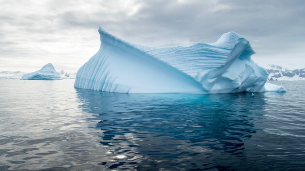 Ученые нашли новую форму льда, который тает при очень высоких температурах