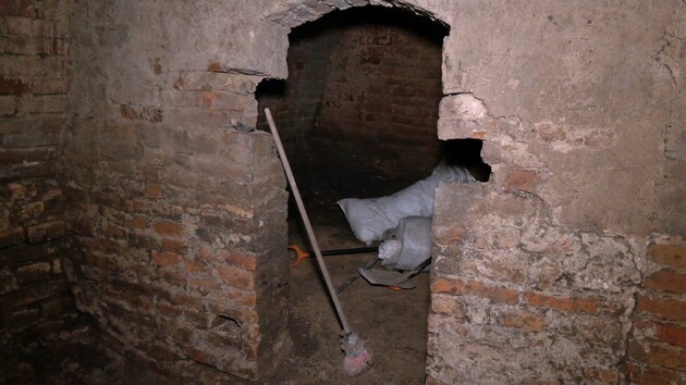 Археологи обнаружили в Луцке подземные крипты возрастом сотни лет