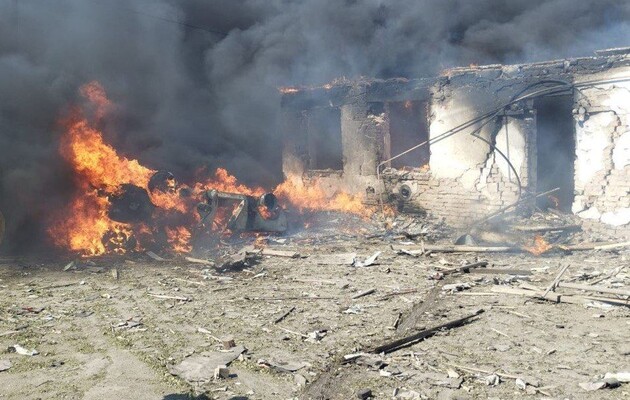 Враг ударил управляемыми авиабомбами по Херсонщине: есть раненые